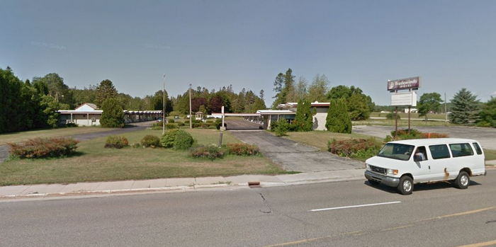 Tradewinds Motel - Random Photos From The Web (newer photo)